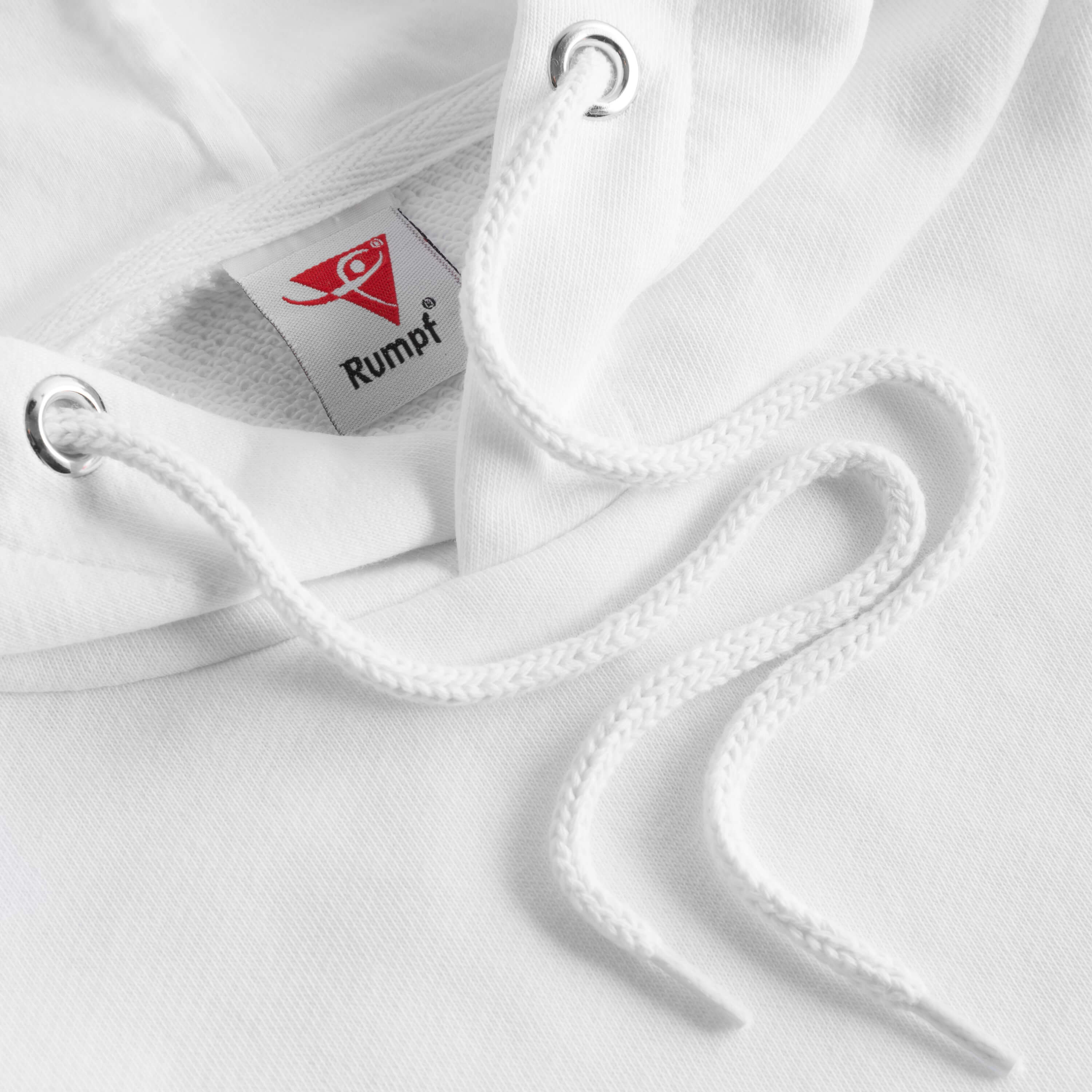 Nahaufnahme des R4012 Dancer Hoodie in Weiss von Rumpf mit Kordelzug, ideal zum Tanzen im Freien.